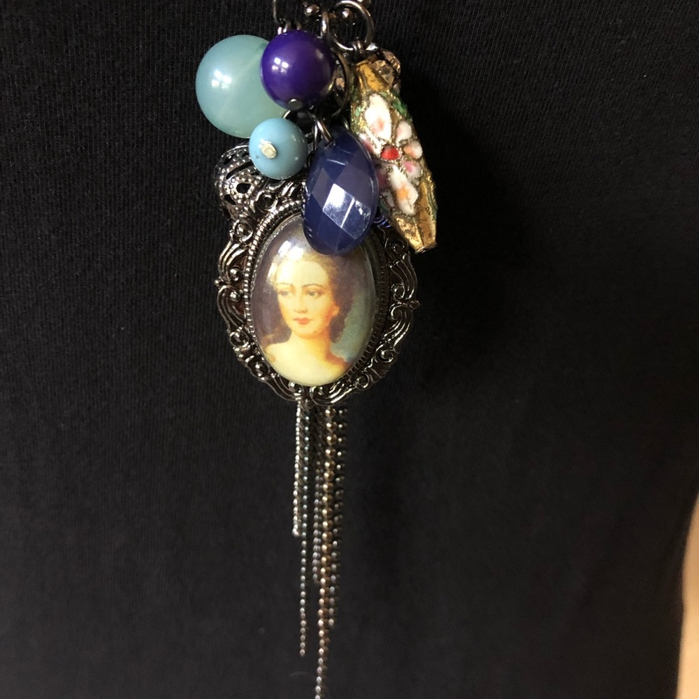 Cameo Long Necklace with Charms - Picture 3 of 8